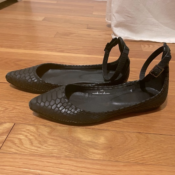Joie black leather snake skin ankle strap pointed toe ballet flats - Picture 3 of 4